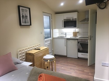 Studio Flat, Park Avenue, NW2