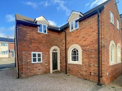 3 Bed Semi-Detached House, Lansdowne Crescent, WR3