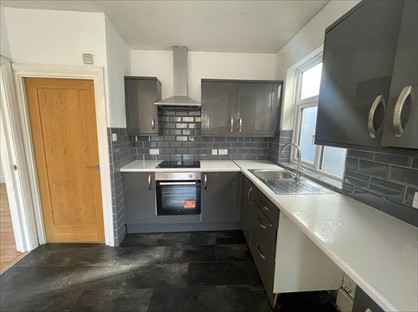 4 Bed Flat, Bear Road, TW13
