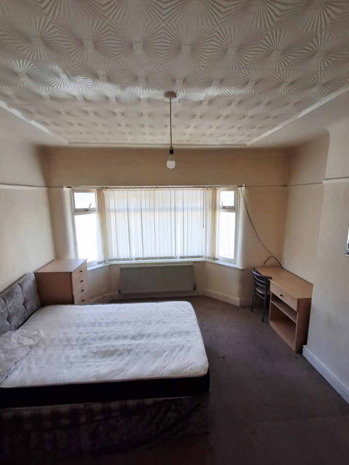 Room in a Shared House, Feltwell Road, L4