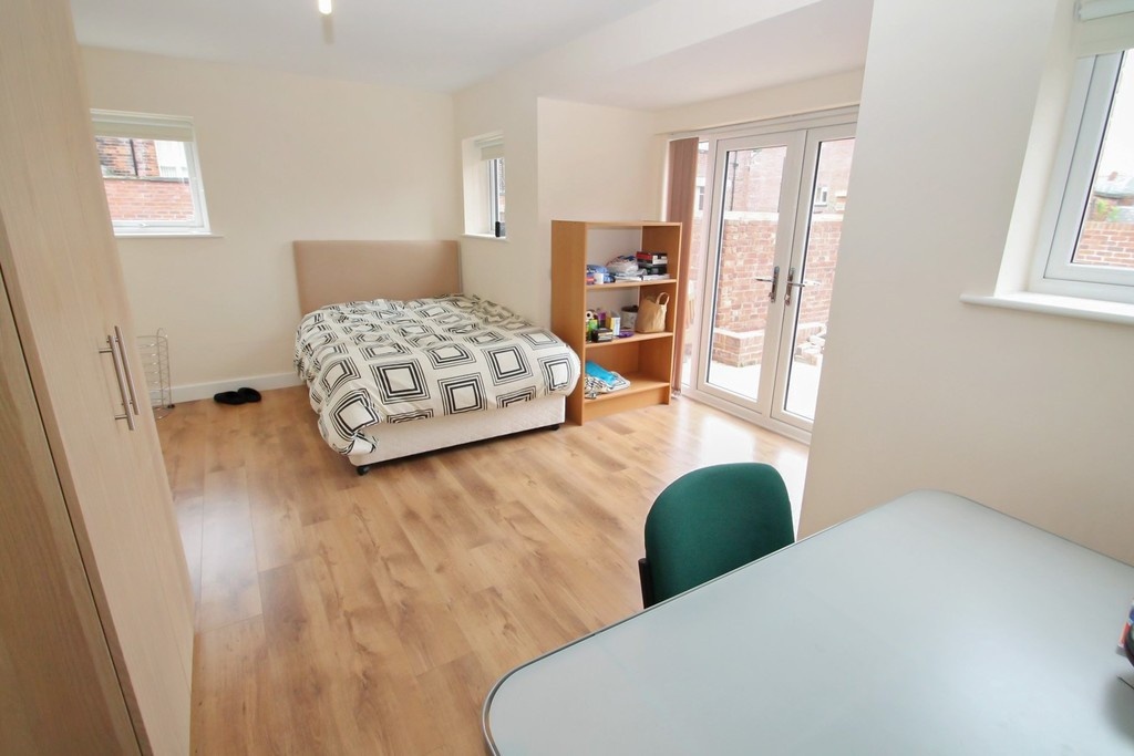 Leeds - Room in a Shared House, Leeds, LS1 - To Rent Now for £100.00 p/m
