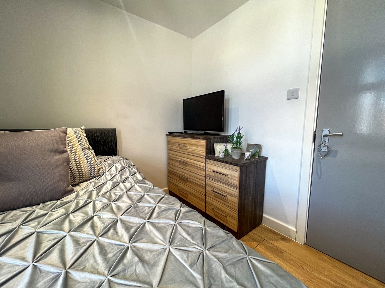 Additional image 10 of Room in a Shared Flat, The Hamptons, LE1, N1 7GU
