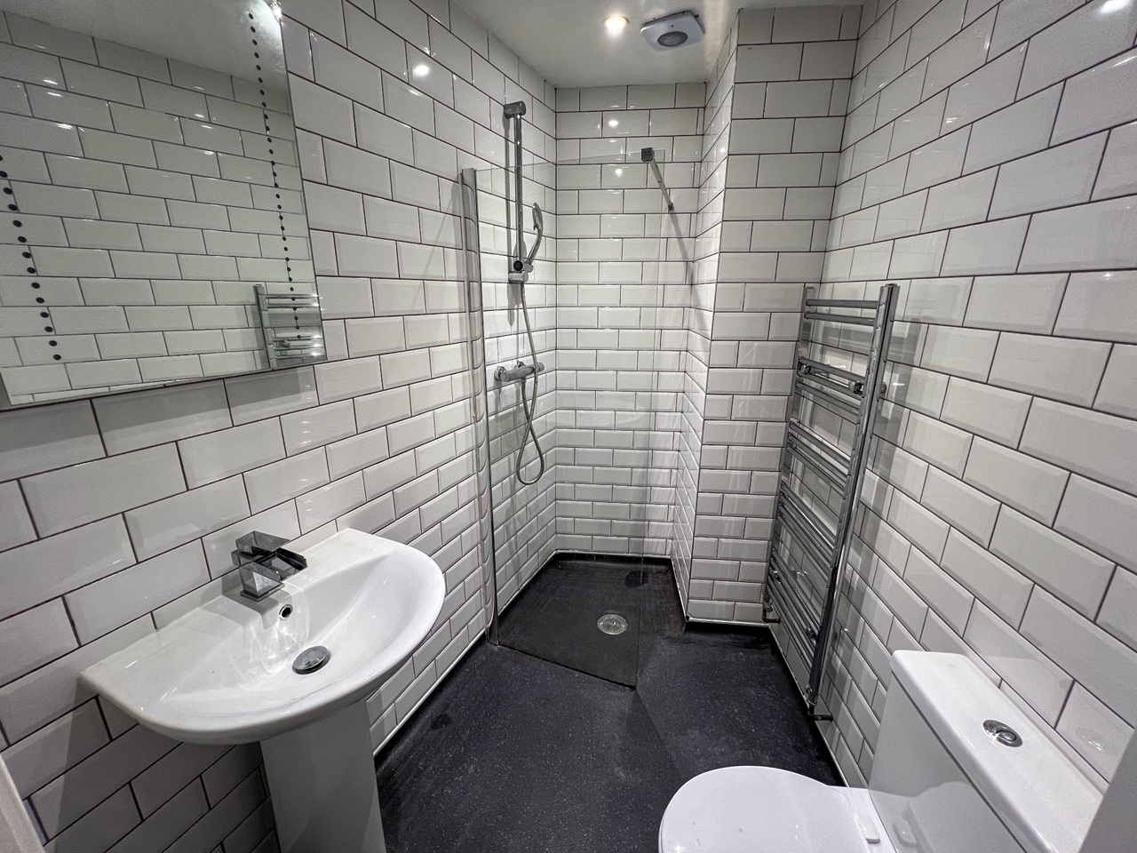 Additional image 13 of Room in a Shared Flat, The Hamptons, LE1, N1 7GU