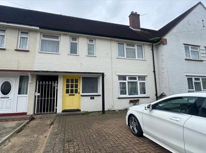 3 Bed Semi-Detached House, Crispin Crescent, CR0
