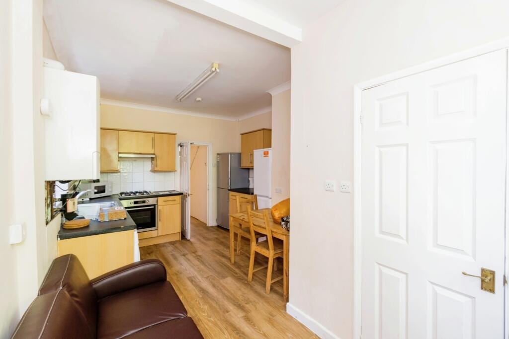 Additional image 11 of 5 Bed Terraced House, Tennyson Road, SO17, N1 7GU