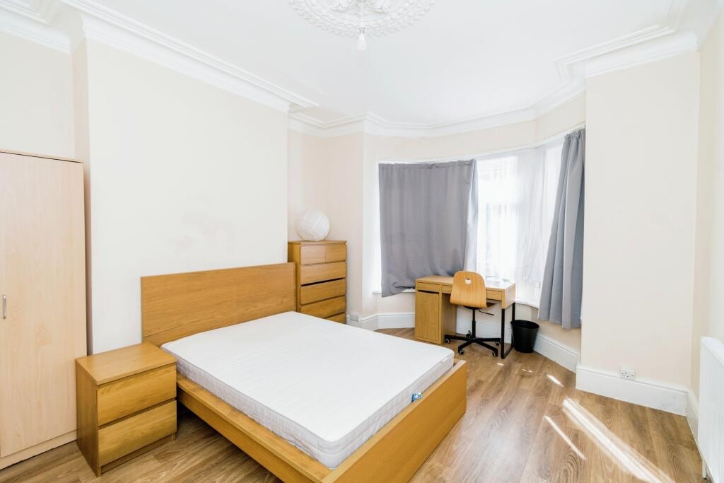 Additional image 8 of 5 Bed Terraced House, Tennyson Road, SO17, N1 7GU