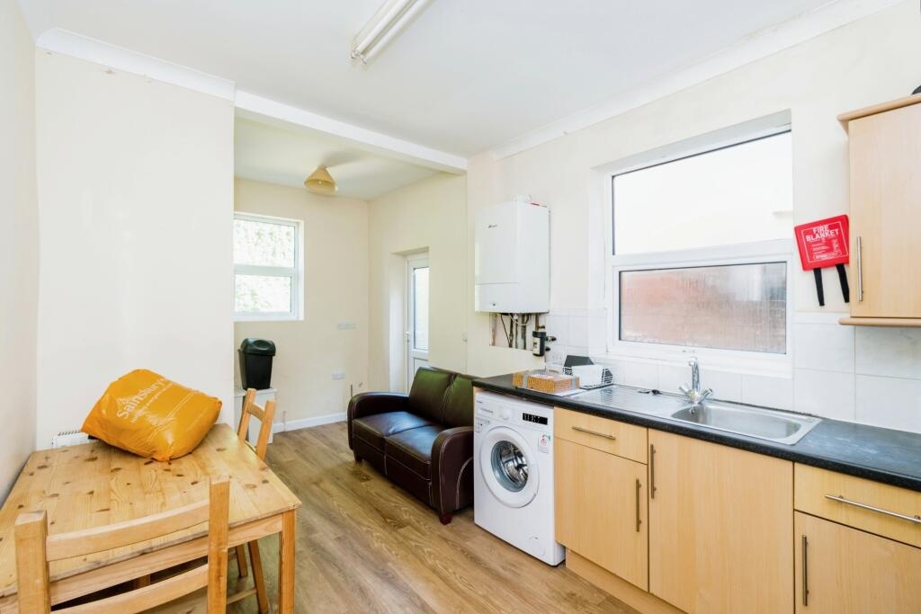 Additional image 14 of 5 Bed Terraced House, Tennyson Road, SO17, N1 7GU