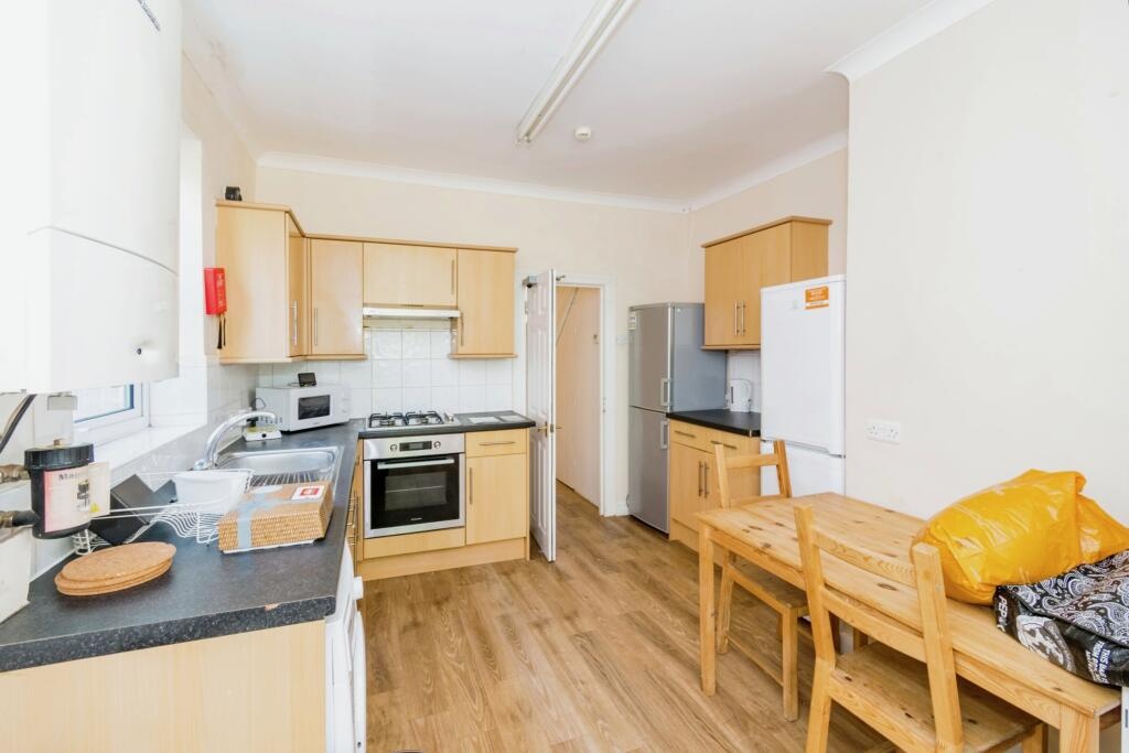 Additional image 15 of 5 Bed Terraced House, Tennyson Road, SO17, N1 7GU