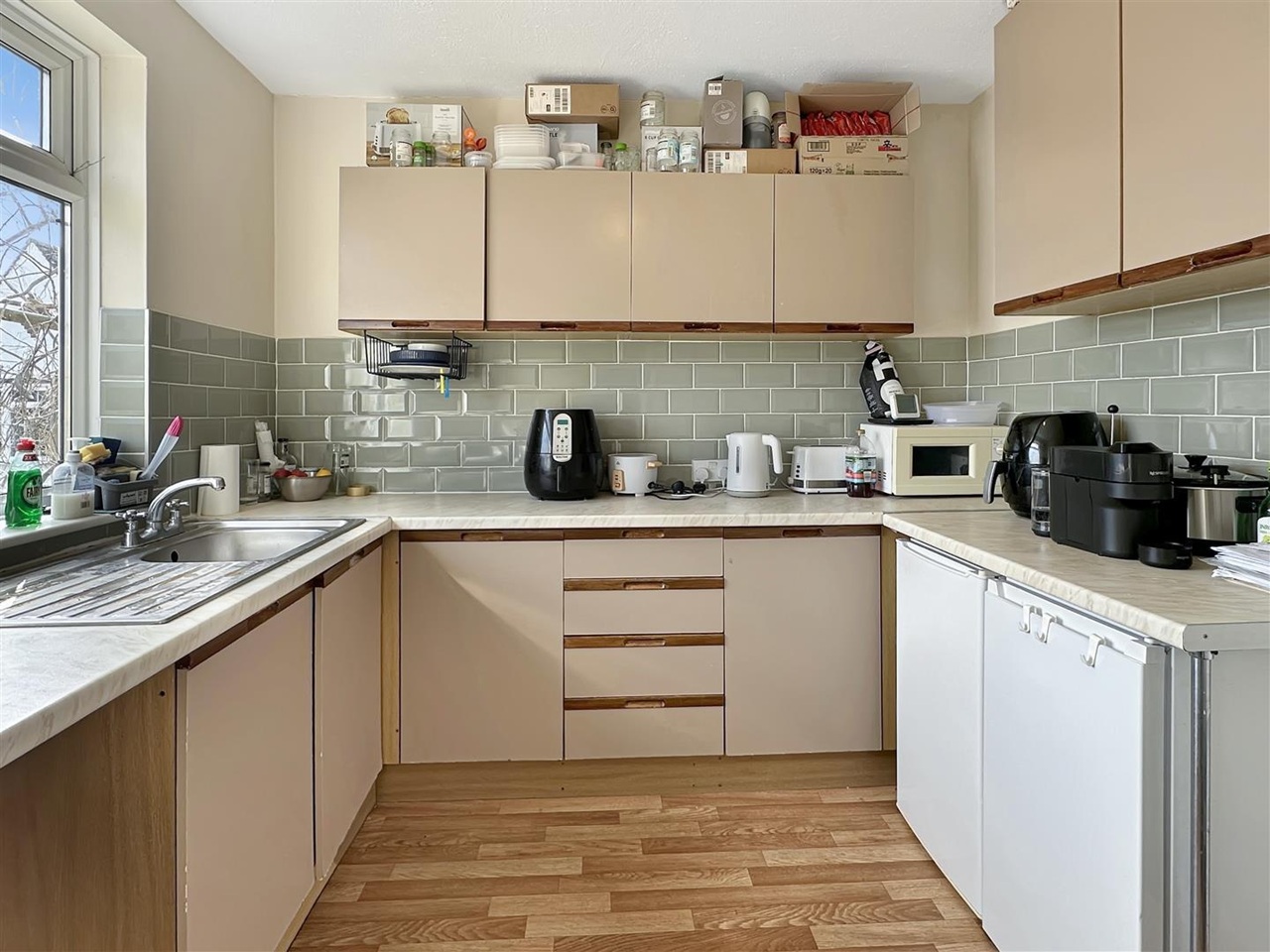 3 Bed Flat, Harvey Goodwin Avenue, CB4, N1 7GU