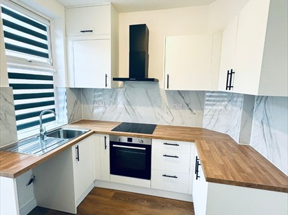 2 Bed Terraced House, Main St, S73