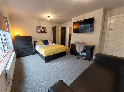 Room in a Shared House, Blackwell Avenue, GU2