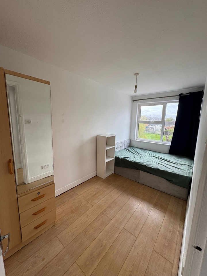 Additional image 4 of 3 Bed Flat, Belland Drive, BS14, N1 7GU