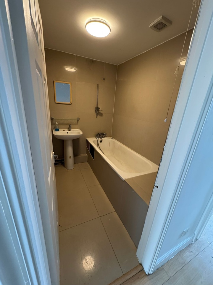 Additional image 9 of 3 Bed Flat, Belland Drive, BS14, N1 7GU