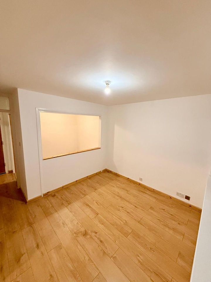 Additional image 2 of Studio Flat, Reading, RG1, N1 7GU