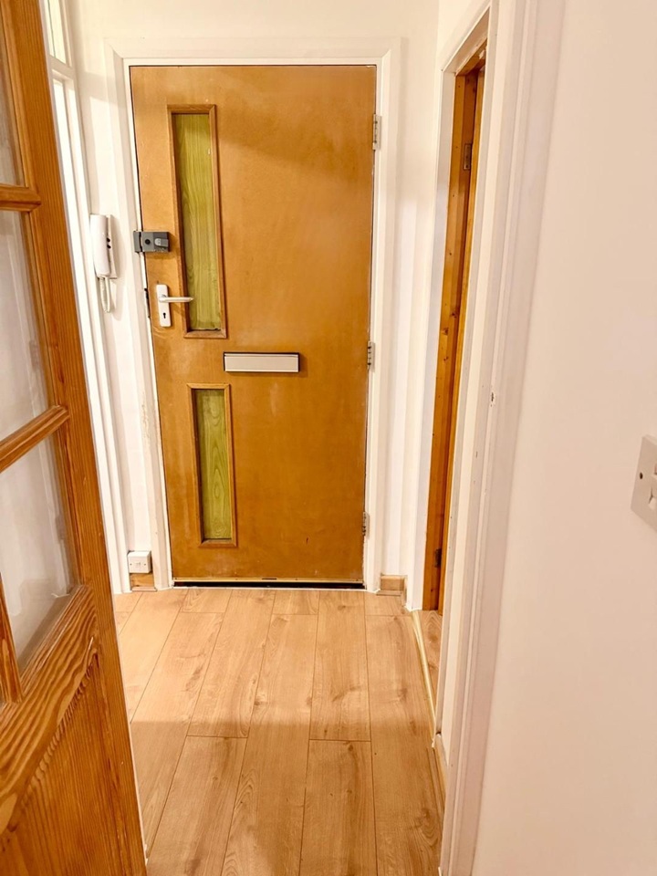Additional image 7 of Studio Flat, Reading, RG1, N1 7GU