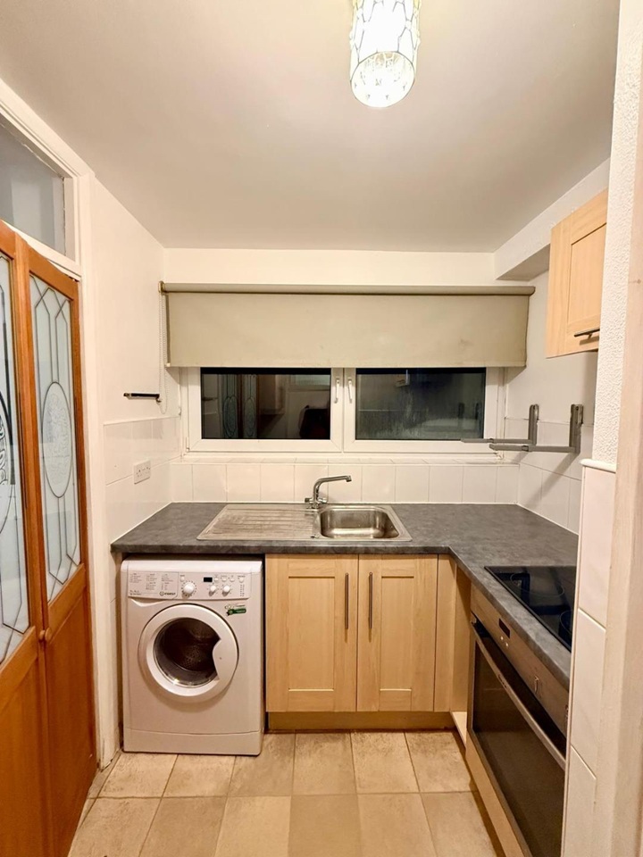 Additional image 9 of Studio Flat, Reading, RG1, N1 7GU