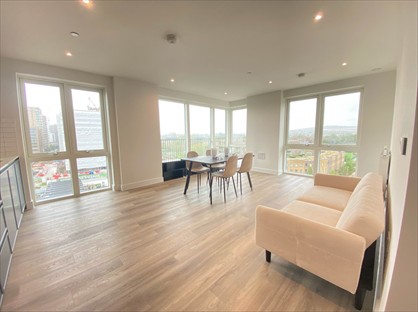 3 Bed Flat, Cairncross House, SE3