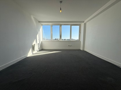 2 Bed Flat, The Apex, PE2