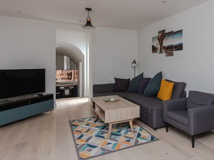 2 Bed Flat, Blake House, SW1V