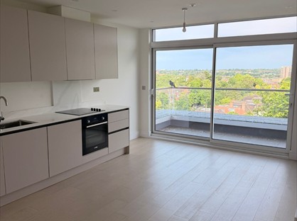 2 Bed Penthouse, Raffles House, NW4