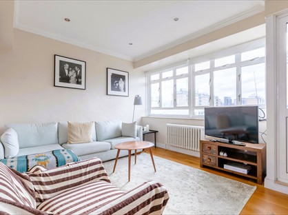 2 Bed Flat, De Quincey House, SW1V