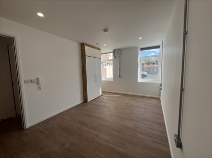 1 Bed Flat, The Grid, KT22