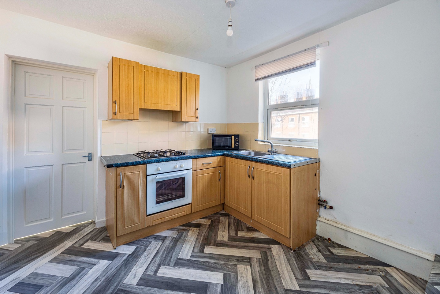 Additional image 3 of 1 Bed Flat, Wellington Square, NG7, N1 7GU