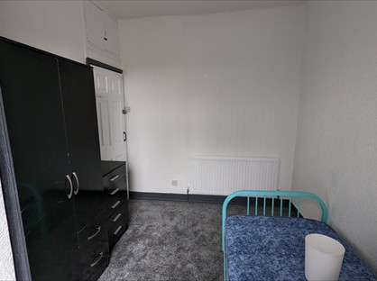 3 Bed Terraced House, Birch St, OL7