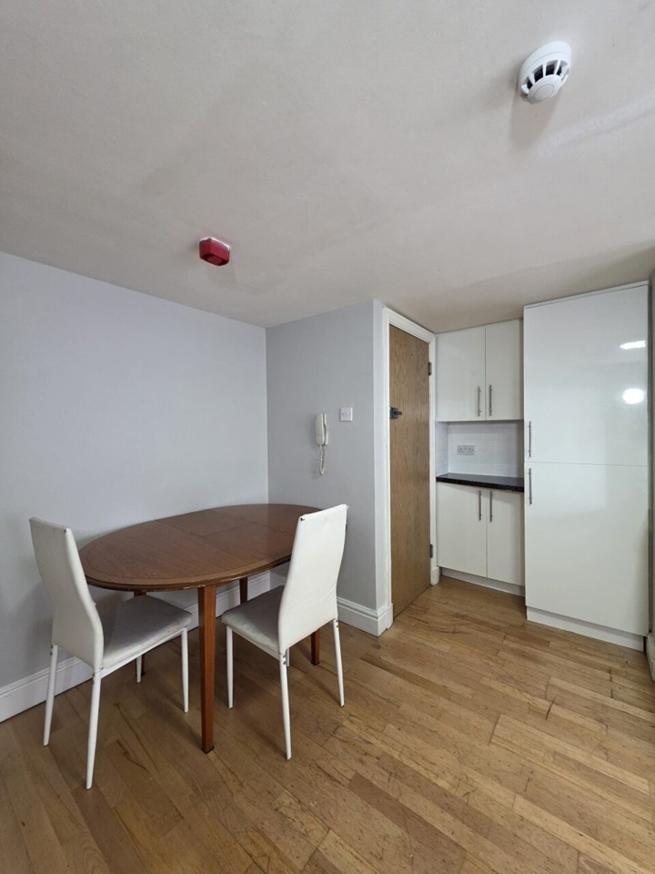 Additional image 3 of 2 Bed Flat, Pen-Y-Lan Road, CF24, N1 7GU