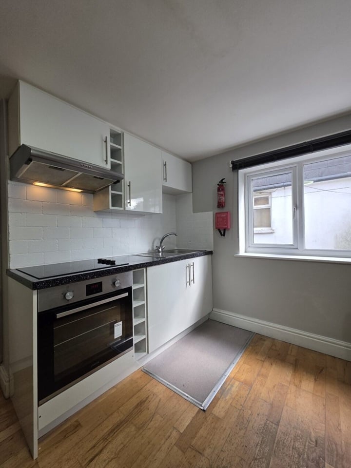 Additional image 4 of 2 Bed Flat, Pen-Y-Lan Road, CF24, N1 7GU