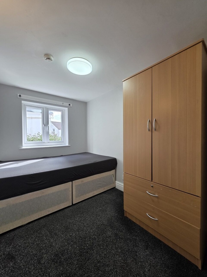 Additional image 5 of 2 Bed Flat, Pen-Y-Lan Road, CF24, N1 7GU