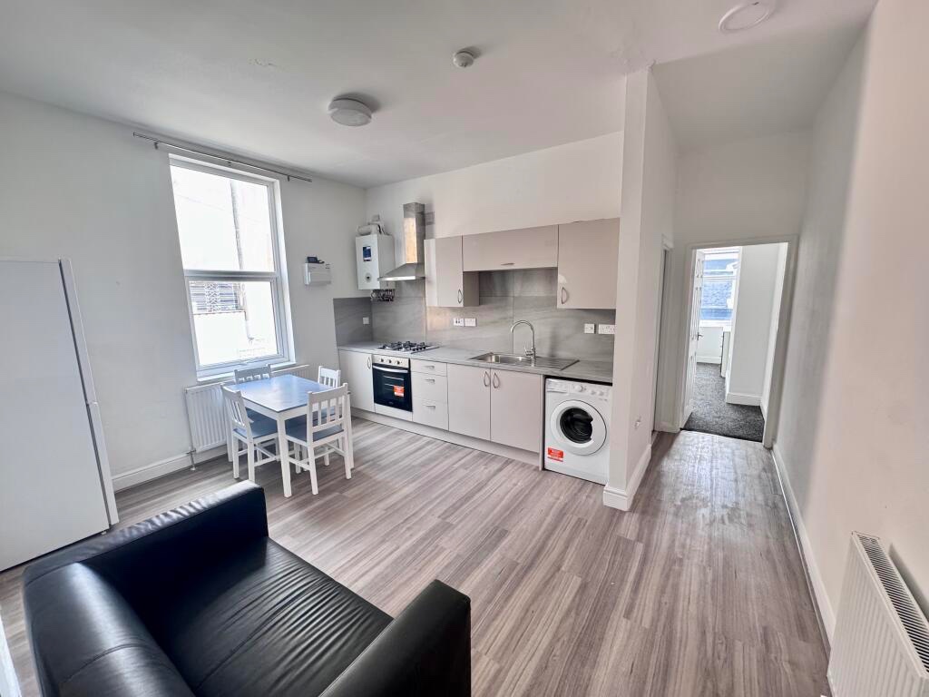 2 Bed Flat, Nottingham, NG7, N1 7GU