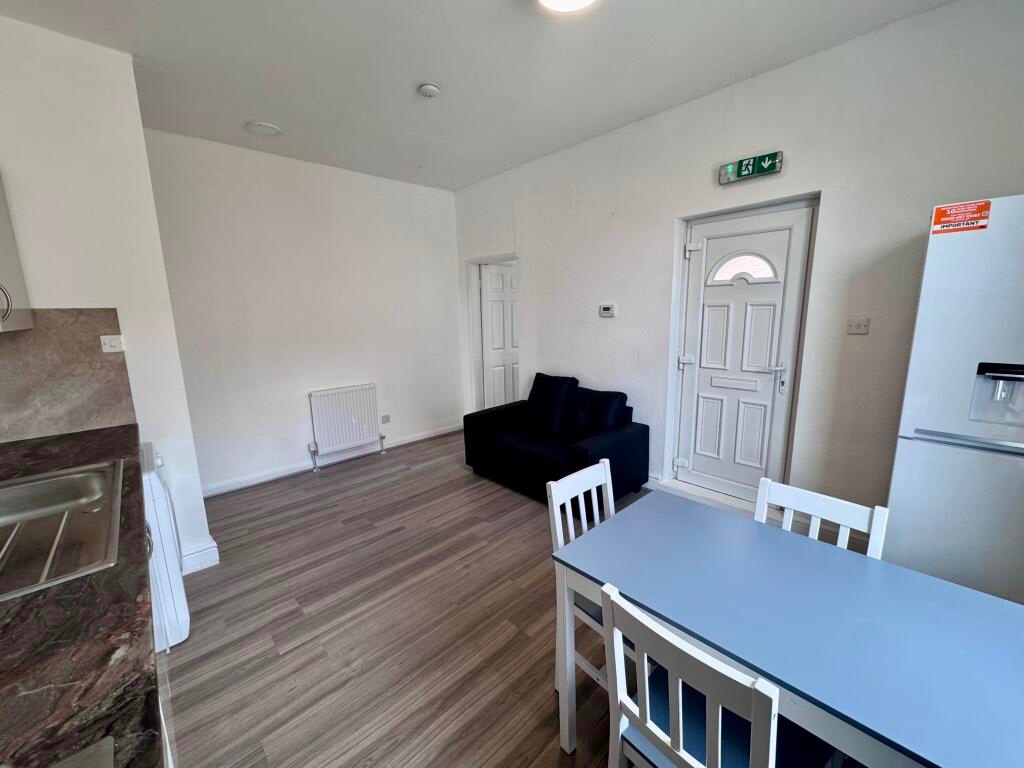 Additional image 20 of 2 Bed Flat, Nottingham, NG7, N1 7GU