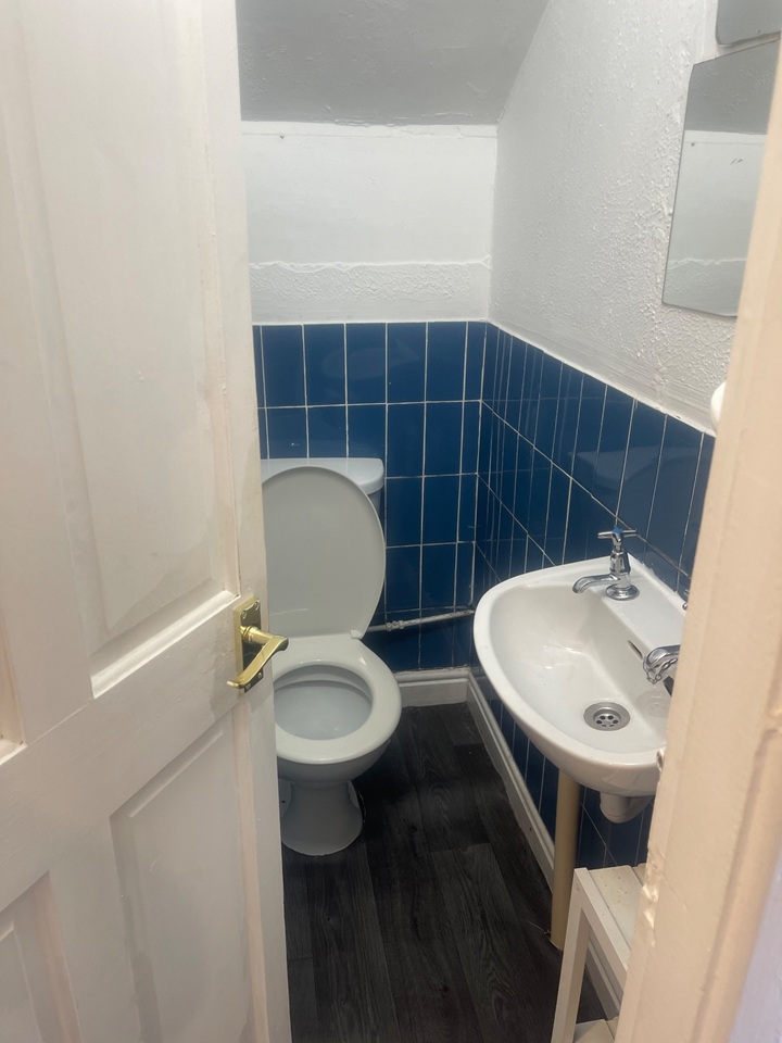 Studio Flat, Cleveland Road, M8