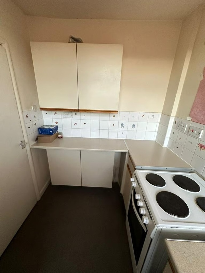 Additional image 6 of Studio Flat, Glenfield Road, LE3, N1 7GU