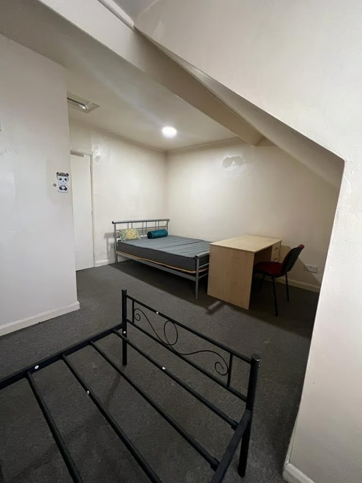 Additional image 7 of Studio Flat, Glenfield Road, LE3, N1 7GU