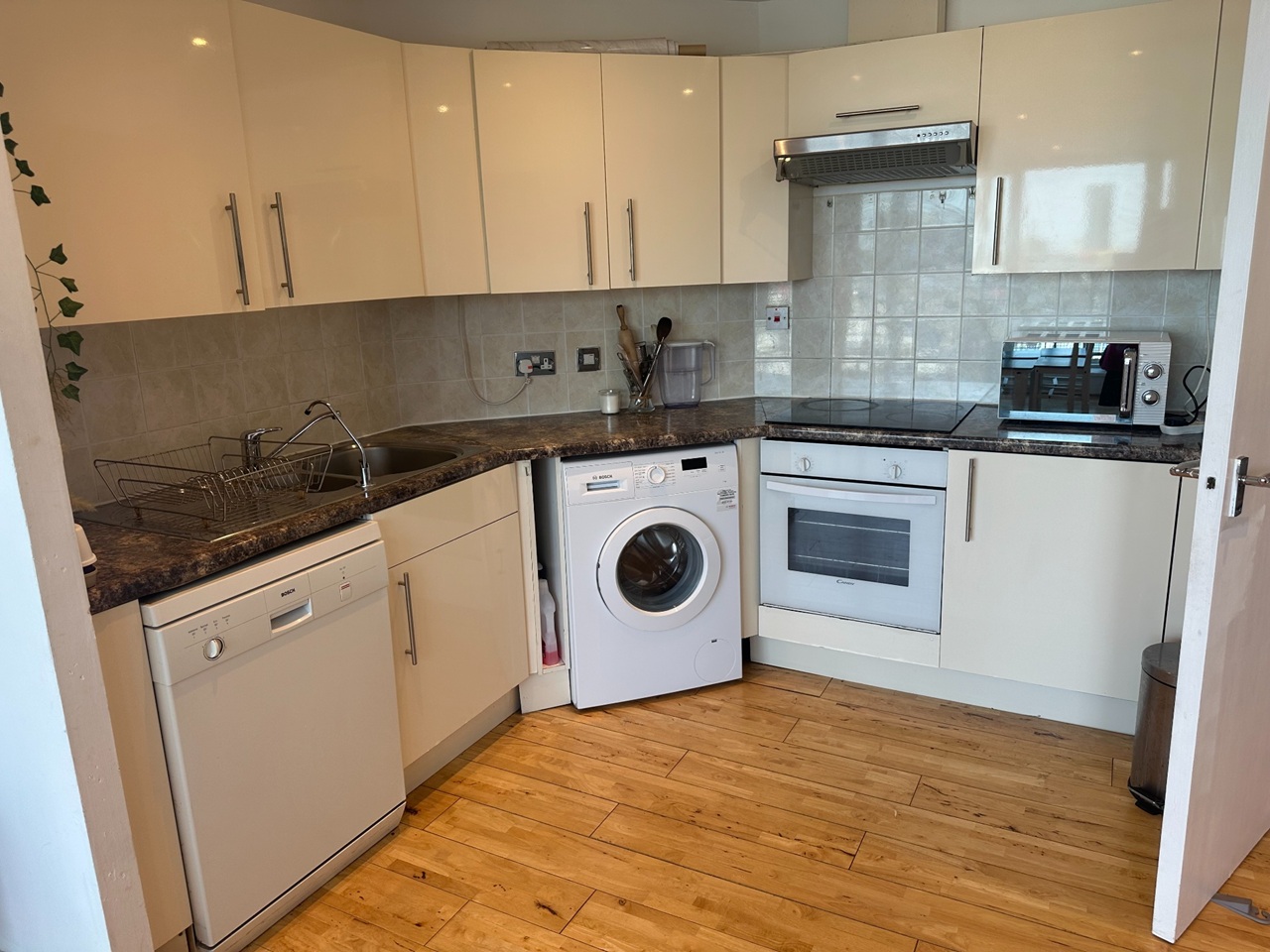 2 Bed Flat, Baltic Quay, SE16 photo 5