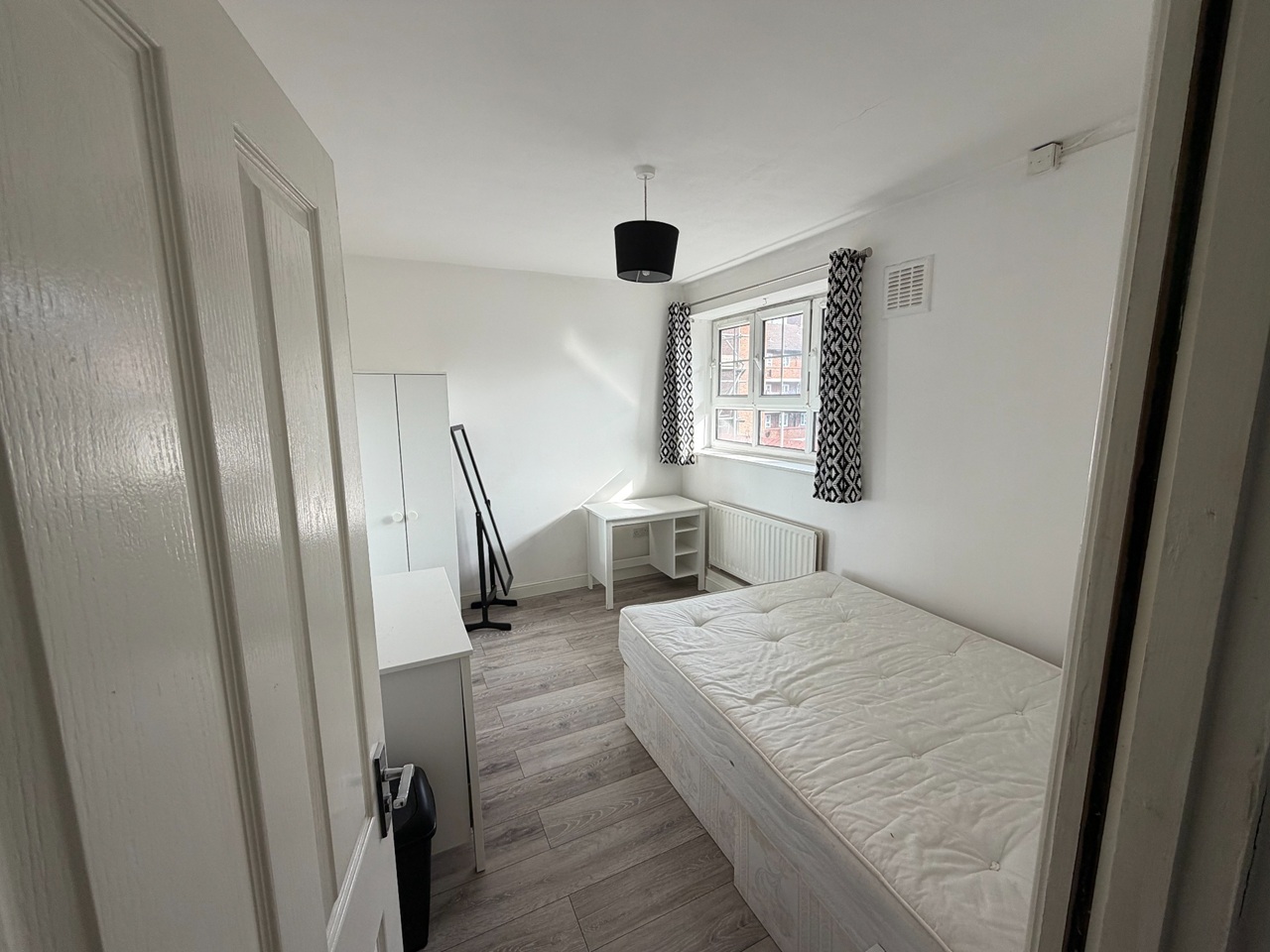 2 Bed Flat, Wicksteed House, SE1, N1 7GU