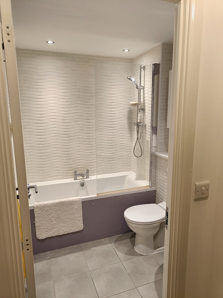 Additional image 4 of Room in a Shared House, Whitelands Way, OX26, N1 7GU