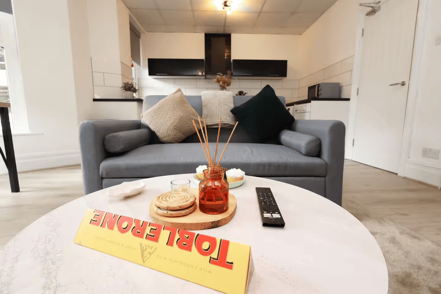 1 Bed Flat, Connaught Road, CF24, N1 7GU