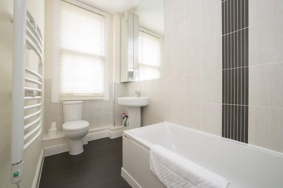 Additional image 4 of 1 Bed Flat, Dalston Lane, E8, N1 7GU