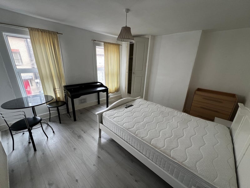 Room in a Shared House, Montreal Road, CB1, N1 7GU