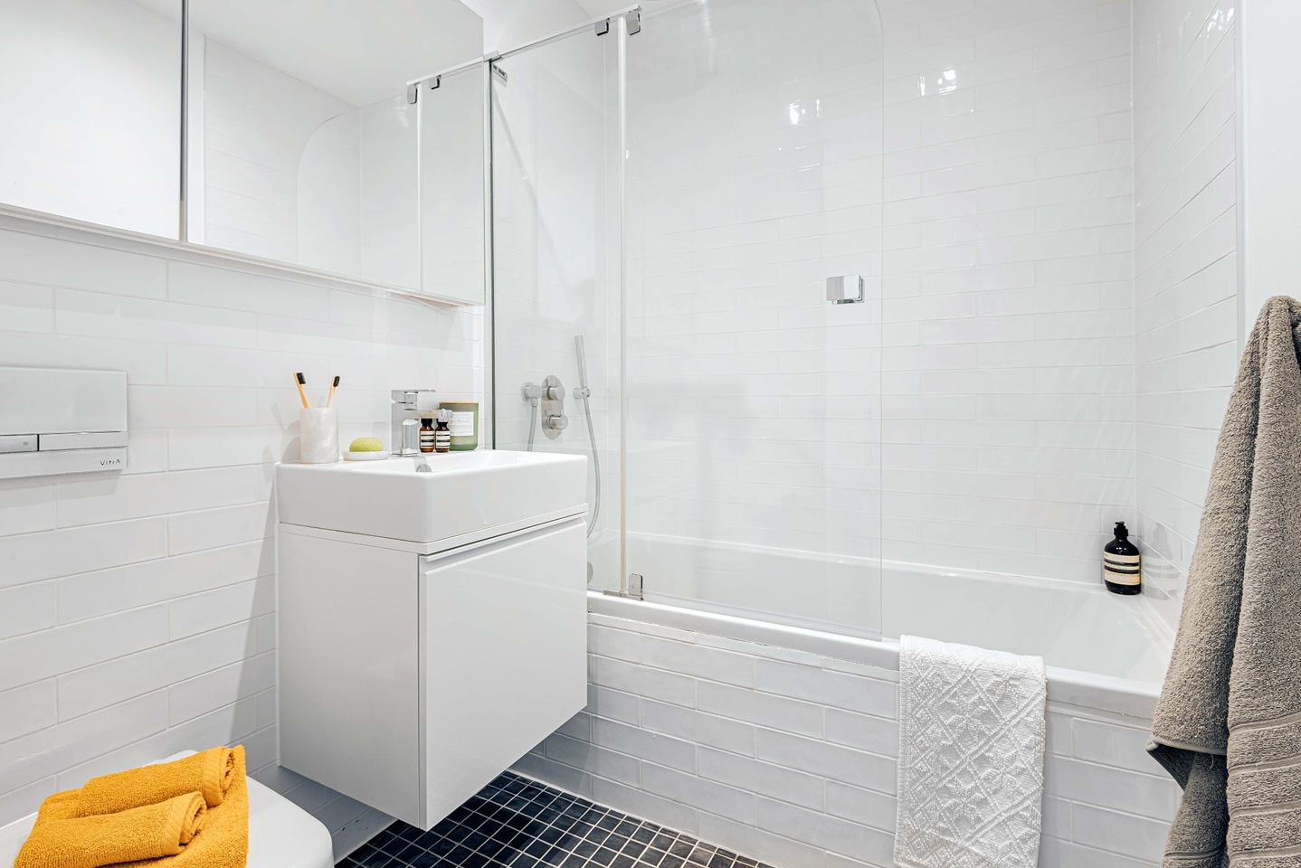 Additional image 8 of 1 Bed Flat, Gravity Royal Heights, RG1, N1 7GU