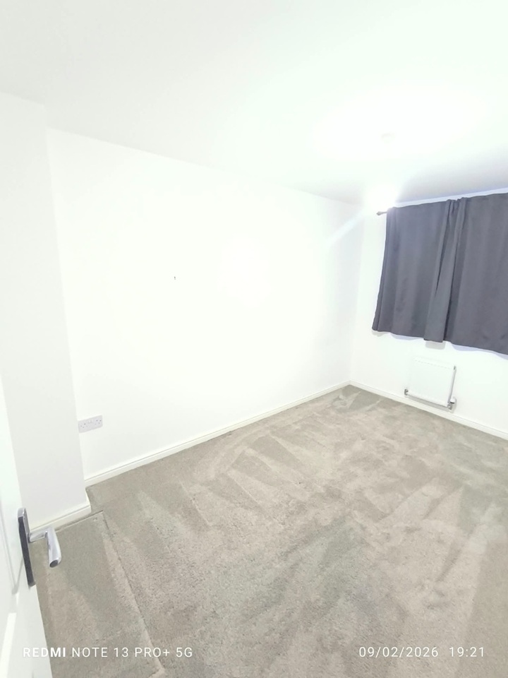 3 Bed Semi-Detached House, Rawson Close, S2 photo 5