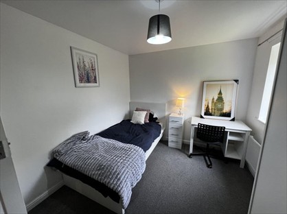 Room in a Shared House, Metcombe Way, M11
