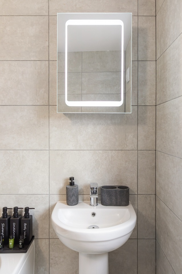 Additional image 11 of 2 Bed Flat, Barnwood Close, RG30, N1 7GU