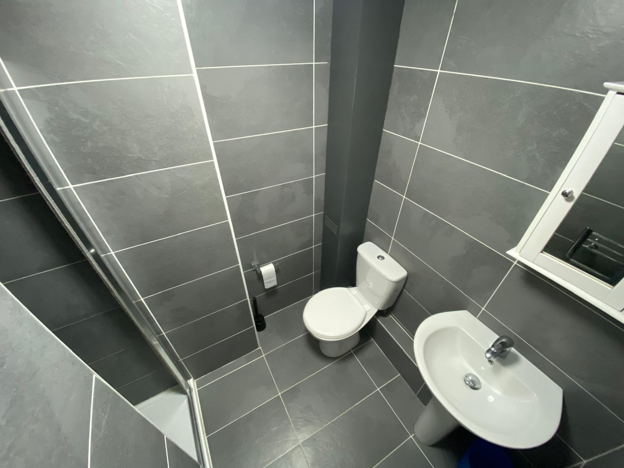 Additional image 2 of Bedsit, Brimley Road, CB4, N1 7GU