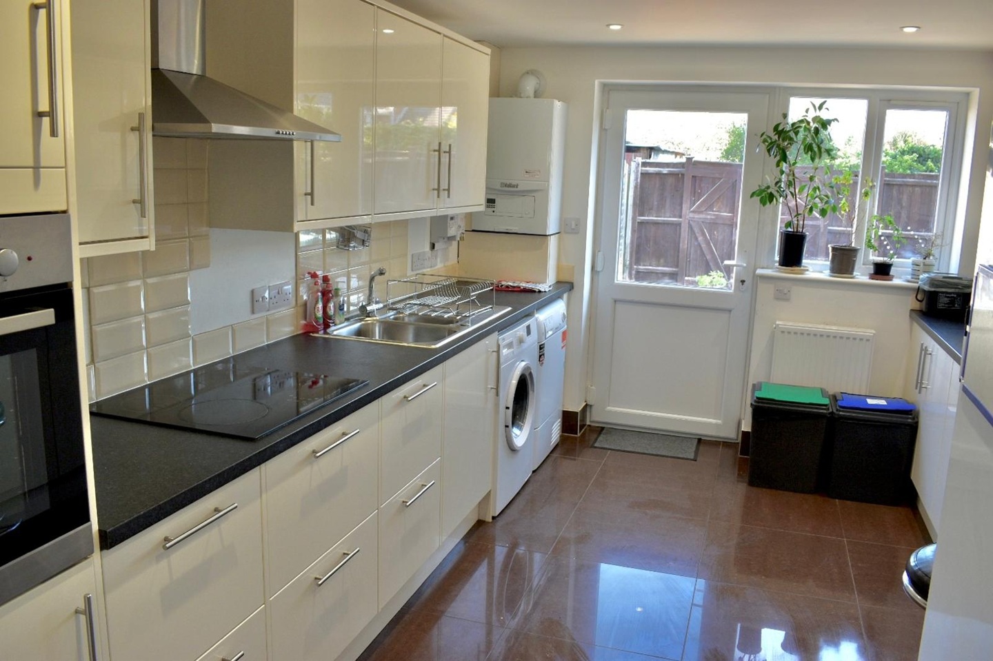 Additional image 3 of Bedsit, Brimley Road, CB4, N1 7GU