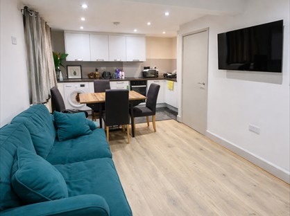 1 Bed Maisonette, Kingston Passage, CB8