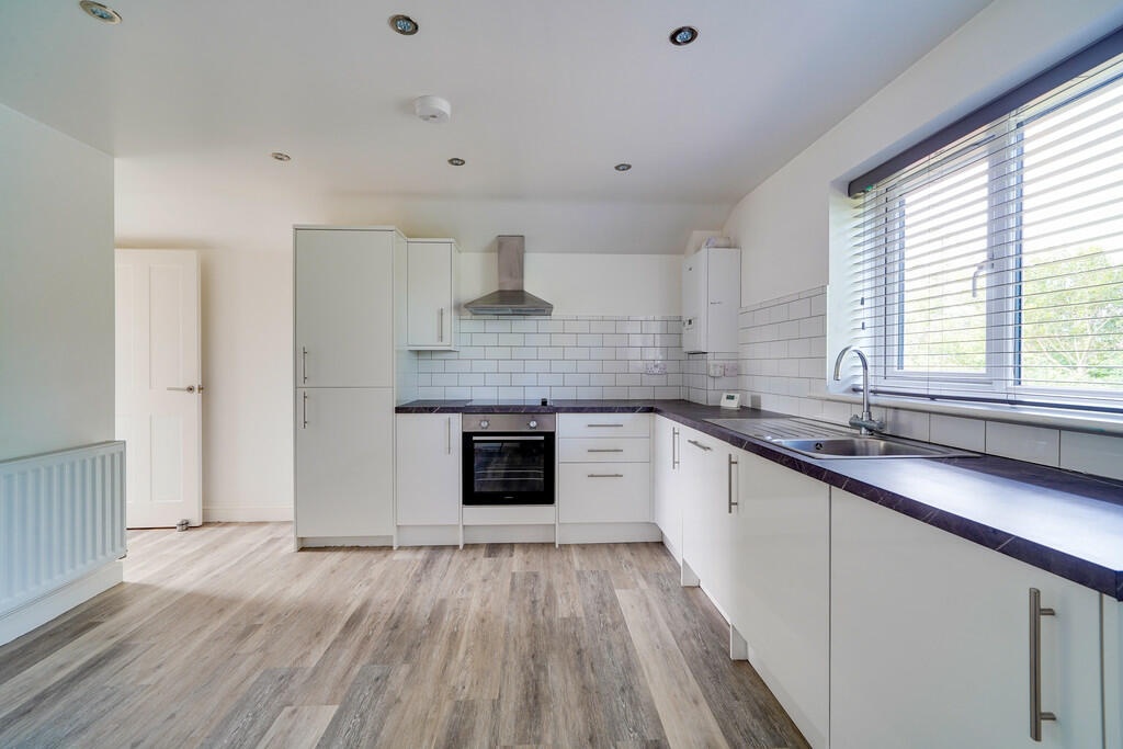 2 Bed Flat, Godwin Way, CB1, N1 7GU